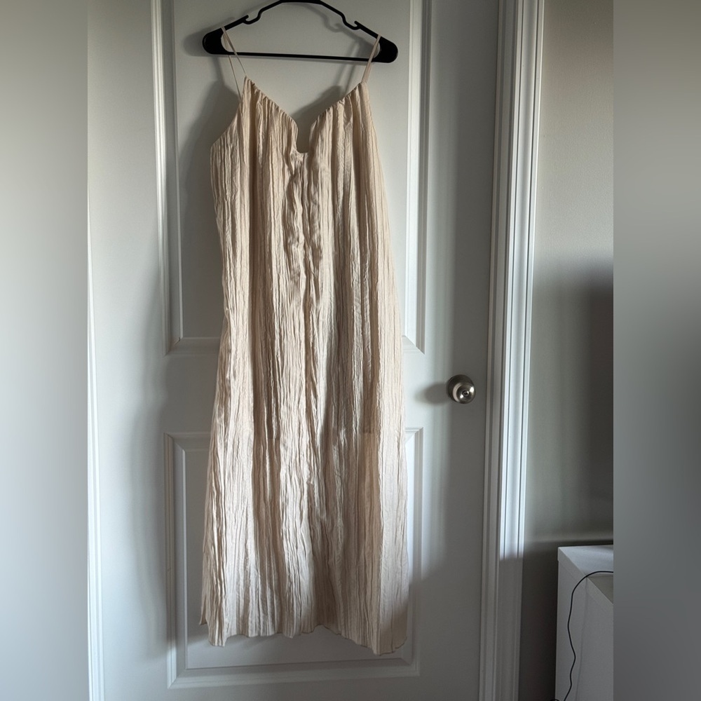 H&M‎ Edition Crinkle Midi Dress in Ivory, Sz S Loose fit New with imperfections. - Picture 5 of 12